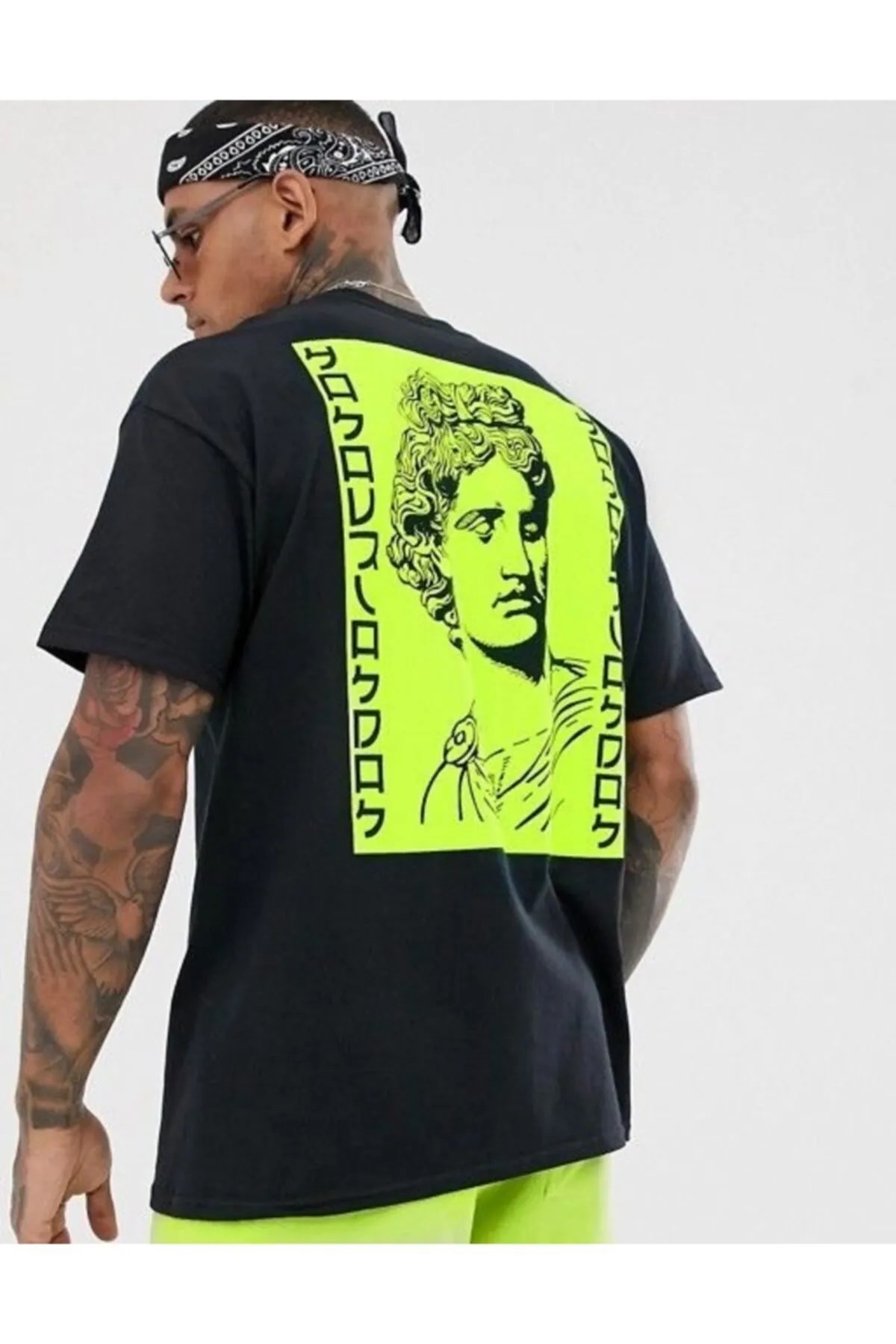 Erkek%20Oversize%20T-shirt%20Apollo%20Neon%20Sırt%20Baskı%20Siyah