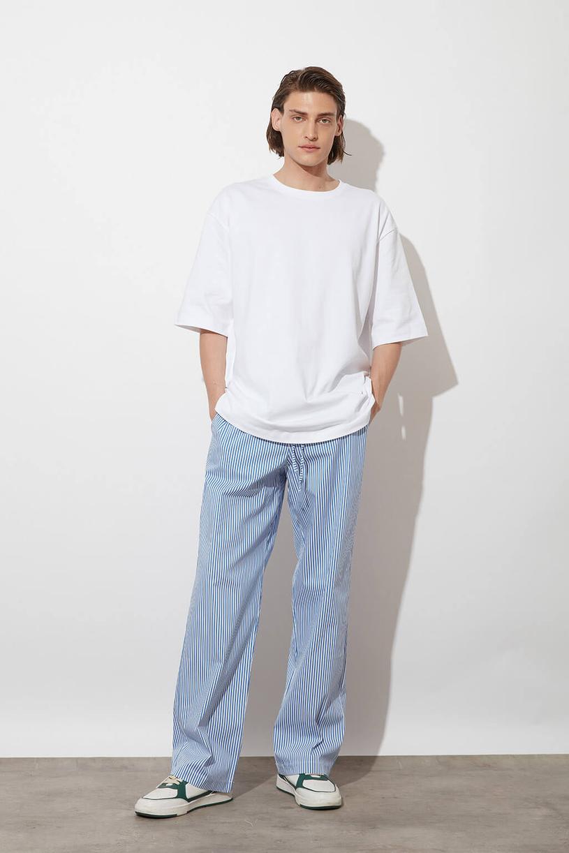 Erkek%20Beyaz%20Oversize%20Basic%20T-shirt%20Pamuklu%20Rahat%20Kesim