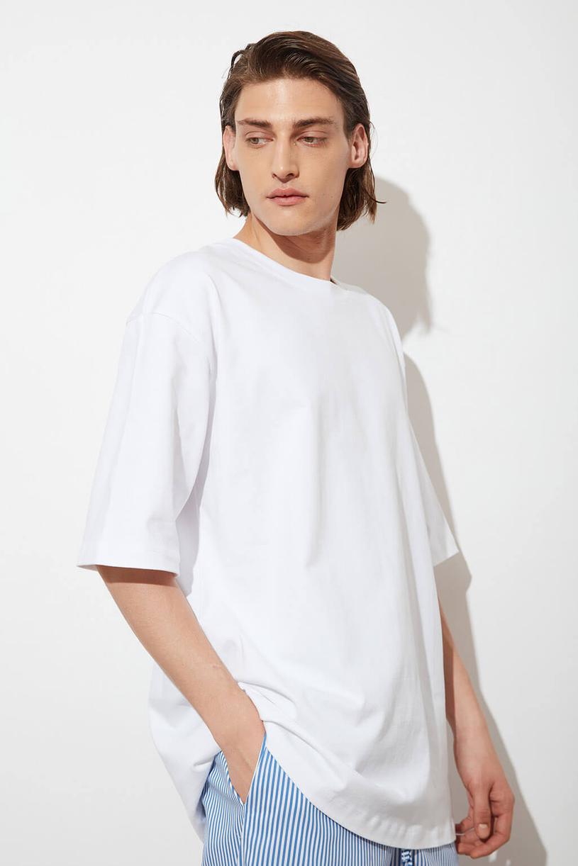 Erkek%20Beyaz%20Oversize%20Basic%20T-shirt%20Pamuklu%20Rahat%20Kesim