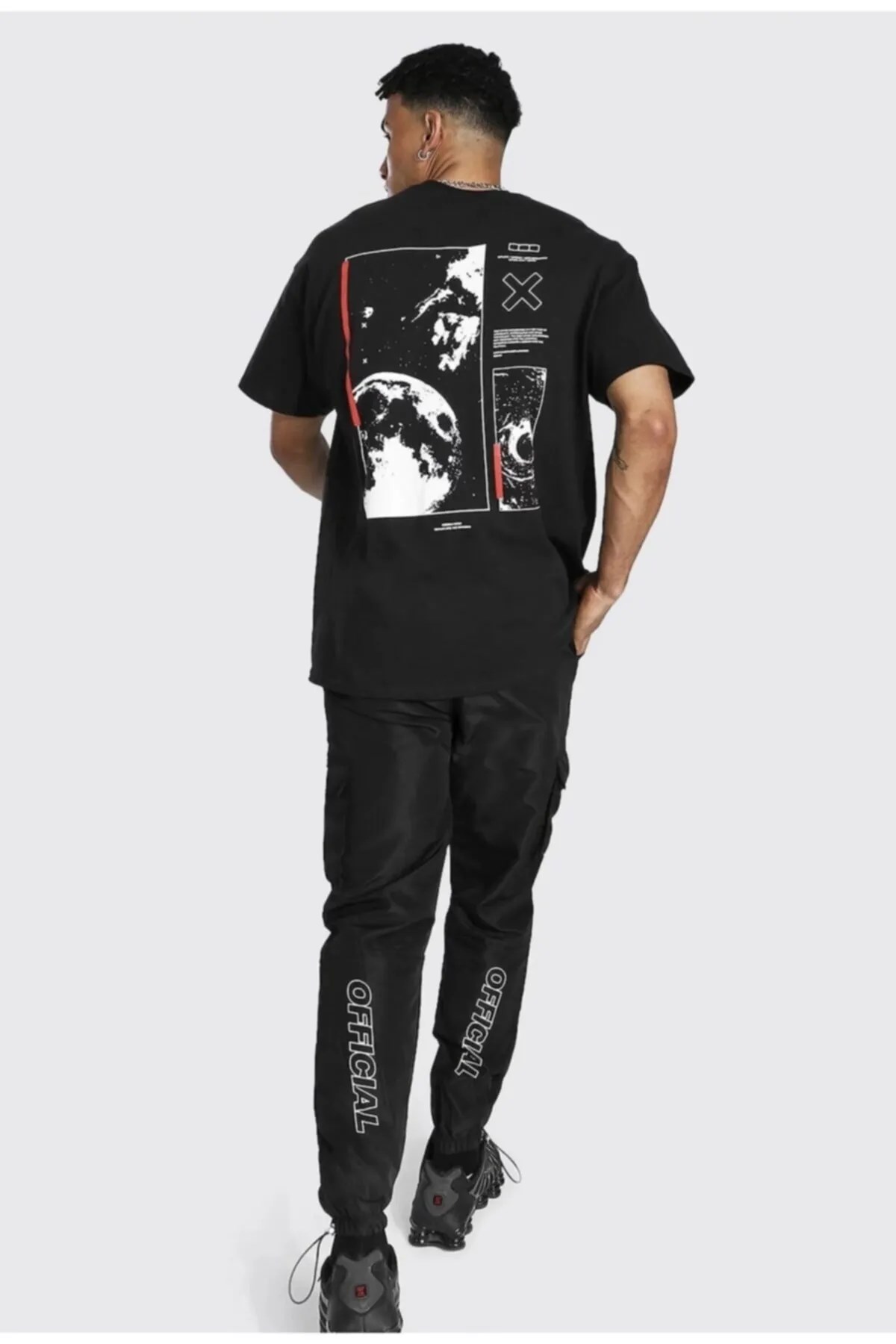Erkek%20Oversize%20T-shirt%20Sırt%20Gezegen%20Baskı