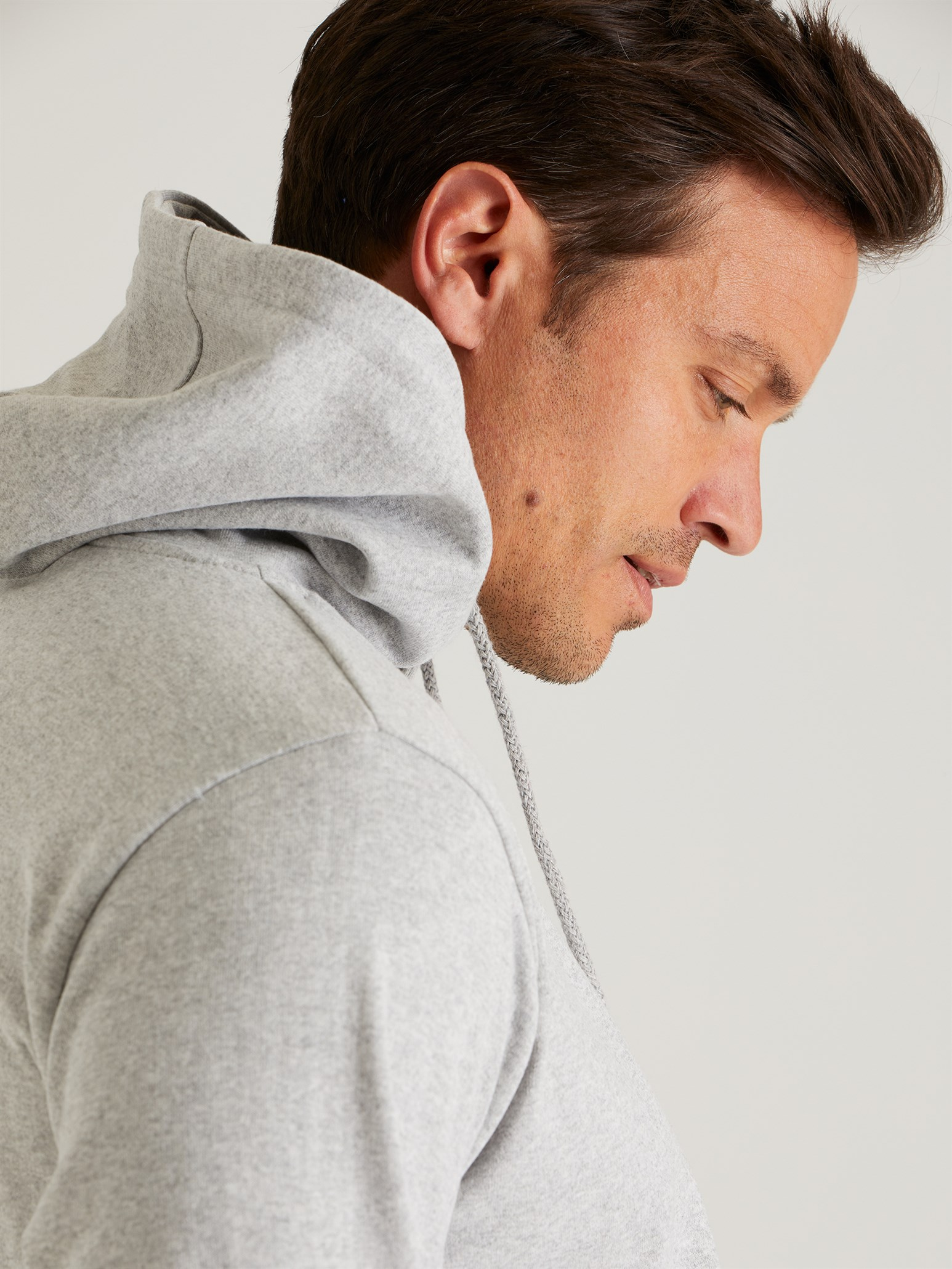 Erkek%20Gri%20Kışlık%20Kapüşonlu%20Sweatshirt%20Renkli%20Şardonlu