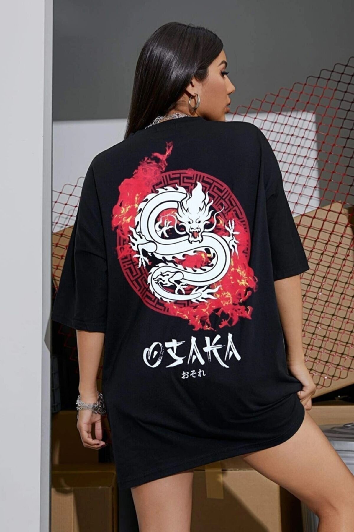 Kadın%20Oversize%20T-shirt%20Osaka%20Dıragon%20Sırt%20Baskı%20Siyah