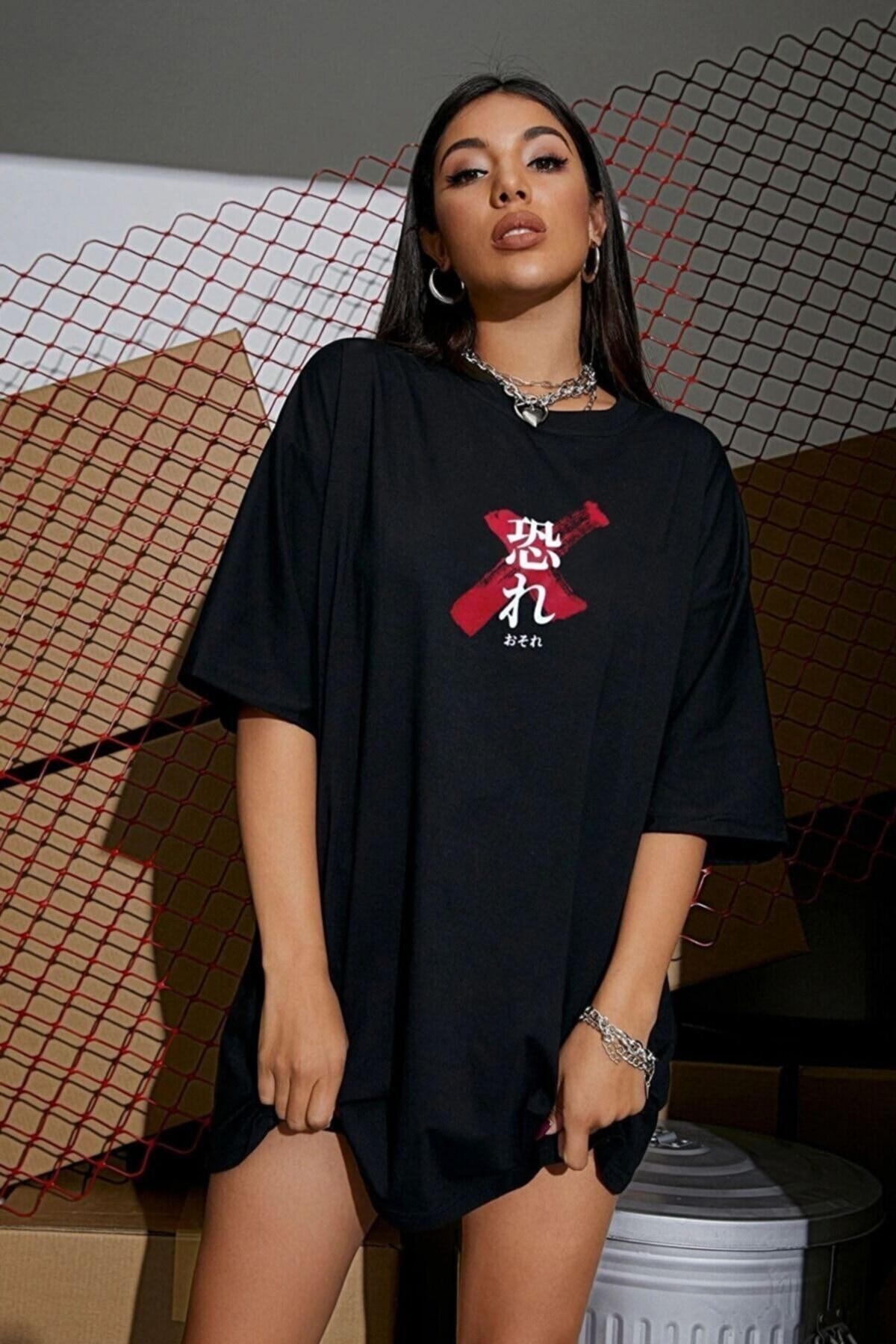 Kadın%20Oversize%20T-shirt%20Osaka%20Dıragon%20Sırt%20Baskı%20Siyah