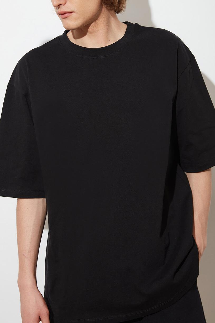 Erkek%20Siyah%20Oversize%20Basic%20T-shirt%20Pamuklu%20Rahat%20Kesim