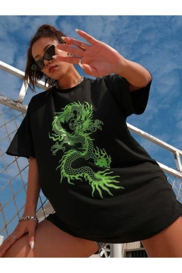 Kadın Siyah Üzerine Yeşil Baskı Dragon Oversize T-shirt
